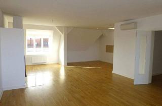 Wohnung kaufen in Landsberger Straße 10, 04157 Leipzig, Leipzig - Klimatisierte DG-Wohnung: 4 Zimmer, 2 Bäder, Kamin und Balkon in Leipzig Gohlis