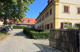 Doppelhaushälfte kaufen in Frensdorfer Straße 5, 96135 Stegaurach, Stegaurach - Doppelhaushälfte mit Garten in umgebauten Gutshof zu verkaufen!