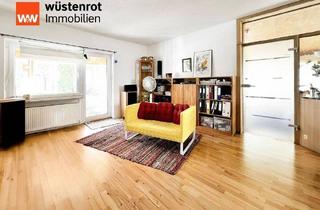 Haus kaufen in 81739 München, München - Zweifamilienhaus auf großem Grundstück in Waldperlach mit Sauna, modernem Pool und viel Potenzial