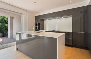 Einfamilienhaus kaufen in 65835 Liederbach, Liederbach am Taunus - Exklusives Einfamilienhaus mit hochwertiger Ausstattung, 2 PKW Stellplätzen und kleinem Garten