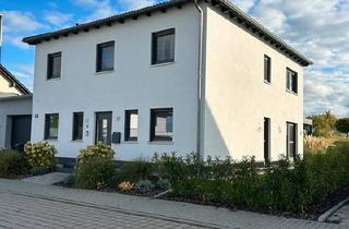 Villa kaufen in 97357 Prichsenstadt, Prichsenstadt - Einfamilienhaus mit Doppelgarage