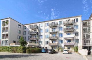 Haus kaufen in 01099 Dresden, Dresden - 4-Zimmer-Eigentumswohnung inklusive Stellplatz und Balkon mit Blick auf die Elbe