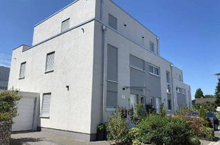 Doppelhaushälfte kaufen in 47803 Krefeld, Krefeld - Doppelhaushälfte mit luxuriöser Innenausstattung, vollmöbiliert, bezugsfertig.