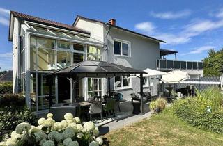 Einfamilienhaus kaufen in 75172 Pforzheim, Pforzheim - Südweststadt: Großzügiges Einfamilienhaus mit idyllischem Garten, Dachterrasse und Doppelgarage.