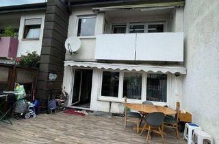 Haus kaufen in 73614 Schorndorf, Schorndorf - Charmantes Reihenmittelhaus mit solider Mieteinnahme und Garage in Schorndorf