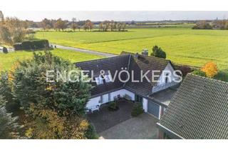 Haus kaufen in 47804 Krefeld, Krefeld - Zwei Häuser unter einem Dach mit unverbaubarem Fernblick! Genießen Sie herrliche Aussichten im Forstwald!