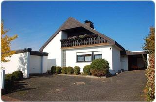 Einfamilienhaus kaufen in 34516 Vöhl, Vöhl - Charmantes Einfamilienhaus mit Terrasse und Garage in ruhiger Wohnlage!