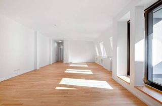 Wohnung kaufen in Karl-Marx-Allee, 10243 Berlin, Berlin - Baden im Licht: Ihr Refugium im ausgebauten Dachgeschoss mit Terrasse