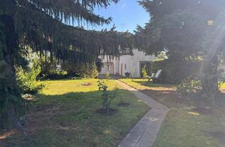 Haus kaufen in 04821 Brandis, Brandis - Brandis: zentral und blickgeschützt Wohnen | große, hohe Garagen | toller Gartenbungalow