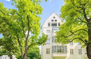 Wohnung kaufen in Goßlerstraße 23, 12161 Berlin, Berlin - Einzigartige Rarität: Dachwohnung mit Spitzbogengalerie und Garagenstellplatz - VERMIETET