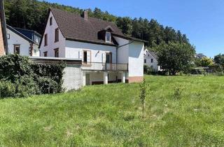 Einfamilienhaus kaufen in 67661 Kaiserslautern, Kaiserslautern - Wer erweckt dieses ältere Einfamilienhaus mit großem Grundstück aus seinem Dornröschenschlaf?