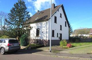 Haus kaufen in 66424 Homburg, Homburg - Großzügiges Ein-Zweifamilienhaus in Homburg-Beeden - ideal für Familien