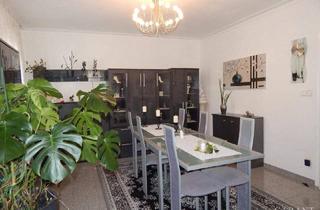 Haus kaufen in 73033 Göppingen, Göppingen - Zweifamilienhaus mit großem Garten und schöner Pergola