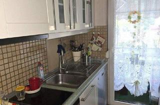 Wohnung kaufen in 70565 Stuttgart, Stuttgart - Schöne Wohnung direkt neben Bahn und Bus