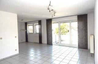 Wohnung kaufen in 73574 Iggingen, Iggingen - Große und helle 4 Zimmer-Wohnung mit Sonnenbalkon und 2 Tiefgaragen-Stellplätzen