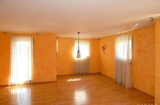 Wohnung kaufen in 73054 Eislingen, Eislingen/Fils - 3 Zimmer-Maisonette mit zwei Balkonen und Garage - sofort bezugsfrei