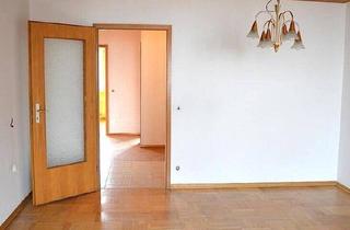 Wohnung kaufen in 73312 Geislingen, Geislingen an der Steige - Helle 3 Zimmer-Wohnung mit Balkon und Tiefgaragen-Stellplatz in guter Lage!