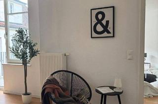 Wohnung kaufen in 75172 Pforzheim, Pforzheim - Lichtdurchflutete, schicke 2,5 Zimmer Wohnung mit Balkon