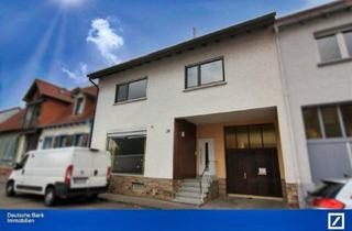 Haus kaufen in 69190 Walldorf, Walldorf - Mitten in Walldorf: Familienfreundliches Haus mit idyllischem Innenhof und Garten