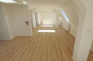 Wohnung mieten in Kolpingstraße 52, 08058 Zwickau, Zwickau - Helle 3-Zi DG Wohnung mit EBK in Stadtlage