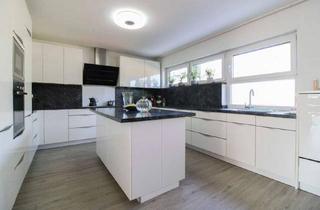 Reihenhaus kaufen in 50859 Köln, Köln - Top modernisiertes Reihenhaus mit Traumküche, Einliegerwohnung und Garage in Köln-Widdersdorf