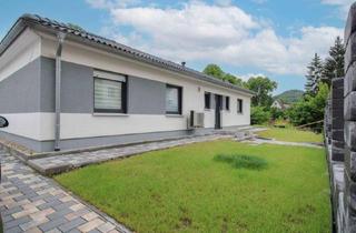 Haus kaufen in 72461 Albstadt, Albstadt - Wohnen auf einer Fläche: Gepflegter Bungalow mit Garten, Terrasse und Doppelgarage