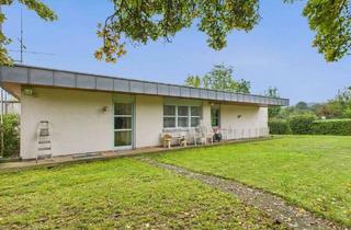 Haus kaufen in 73550 Waldstetten, Waldstetten - Exklusiver Bungalow mit großzügigem Garten und Einliegerwohnung