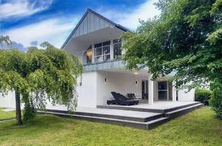 Haus kaufen in 40668 Meerbusch, Meerbusch - Freistehend, flexibel, mit XXL-GartenTerrasse & viel Platz für Fahrzeuge