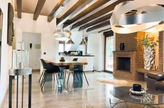 Wohnung kaufen in 47447 Moers, Moers - Kernsanierte Dachgeschosswohnung mit Kamin, Luxusbad & Balkon