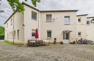 Haus kaufen in 04249 Leipzig, Leipzig - 4 Wohnungen, Garagen und Lager
