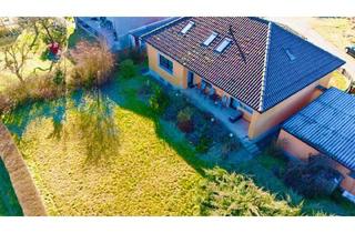 Einfamilienhaus kaufen in 96132 Schlüsselfeld, Schlüsselfeld - Einfamilienhaus mit Einliegerwohnung, zwei Garagen und großem Grundstück