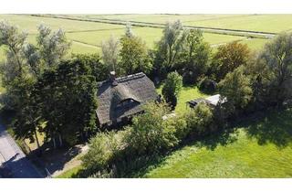 Haus kaufen in 26954 Nordenham, Nordenham - Zwischen Himmel und Feldern - Rückzugsort unter Reet!