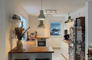 Wohnung kaufen in 97230 Estenfeld, Estenfeld - Moderne 3,5-Zimmer-Wohnung in Estenfeld mit großem Sonnenbalkon