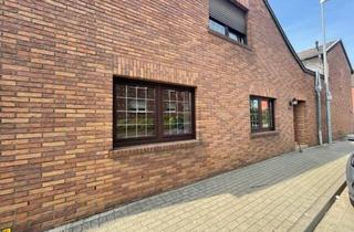 Haus kaufen in 41812 Erkelenz, Erkelenz - MeinRaum... Willkommen! Zwei Einfamilienhäuser mit Nebengebäude und einem sehr großen Grundstück in Erkelenz-Katzem