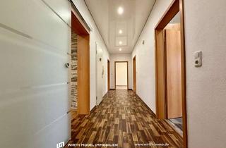 Wohnung kaufen in 97422 Hochfeld-Steinberg, Große Vier-Zimmer-Wohnung mit Balkon und Garage am Hochfeld/Steinberg