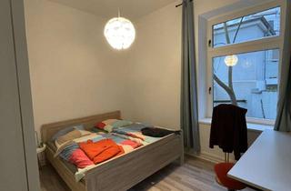 Wohnung mieten in Schinkelstraße 74, 40211 Pempelfort, 2-Zimmer Altbau-Wohnung im EG in Düsseldorf Pempelfort