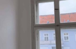 Wohnung mieten in Kamminer Straße 33, 10589 Charlottenburg, WG geeignete 2 Zimmer mit Balkon in Charlottenburg