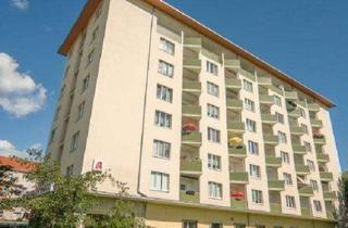 Wohnung mieten in Rugestr. 13, 01069 Südvorstadt-West, Schöne 2-RWE mit Balkon in Uninähe!