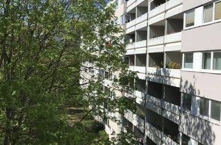 Wohnung mieten in Angerburger Allee 21, 14055 Charlottenburg, große 2-Zimmer-Wohnung mit Balkon und Aufzug