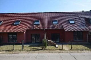 Einfamilienhaus kaufen in Karl-Marx-Straße 71 b-c, 17367 Eggesin, Einfamilienhaus mit Wärmepumpe Neubau Erstbezug