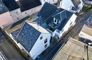 Haus kaufen in 56073 Lay, Zwei Wohnhäuser mit Garage zum Verkauf in Koblenz-Lay