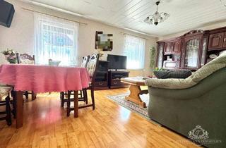 Doppelhaushälfte kaufen in 01445 Radebeul, Doppelhaushälfte in Radebeul mit großem Nebengelass und viel Potential