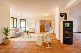 Haus kaufen in 79271 St. Peter, Familienidyll im Schwarzwald - Haus mit ELW, PV-Anlage, Kamin, Terrasse und Garage