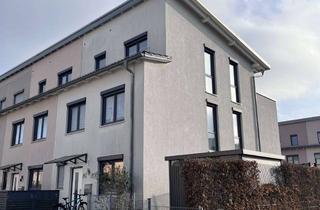 Haus kaufen in 86157 Pfersee, Modernes 5-Zimmer Reiheneckhaus in Augsburg, Neubau 2012