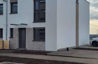 Haus mieten in Lisa-Endres-Str. 10 A, 64409 Messel, Modernes Reihenendhaus mit Dachterrasse in Messel - Neubau Erstbezug