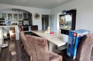 Wohnung kaufen in 30880 Laatzen, Großzügige 5-Zimmer-Wohnung mit zwei Balkonen, Garage und Top-Anbindung