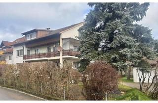 Wohnung kaufen in 88416 Ochsenhausen, 4 Zimmer Dachgeschosswohnung zur Renovierung zentral gelegen