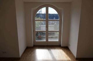 Wohnung mieten in 73728 Esslingen, Helle 2-Zimmer Wohnung in Esslingen am Neckar in denkmalgeschütztem Haus
