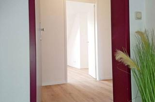 Wohnung mieten in Montanusstraße 72, 41515 Grevenbroich, Gemütliche Dachgeschosswohnung mit neuer EBK, 2 Balkonen und Tiefgarage im Herzen von Grevenbroich