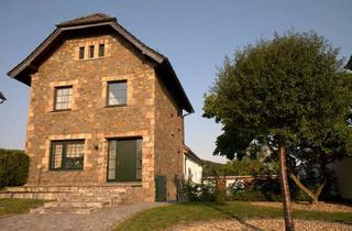 Haus mieten in 52393 Hürtgenwald, Einfamilienhaus mit Garagen